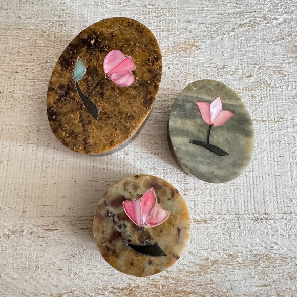 Set of Three Mixed Vintage Small Carved Stone Lidded Trinket Dish - Picture 1 of 8